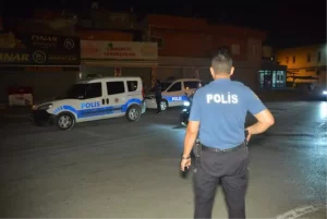 Ailesiyle yoldan geçen bayan, maganda kurşunuyla ağır yaralandı