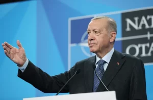 ABD’li gazeteciden dikkat çeken tepe yorumu: Erdoğan’a, evvelce seçilmiş soruları alan Biden ve Johnson’dan çok daha fazla soru soruldu