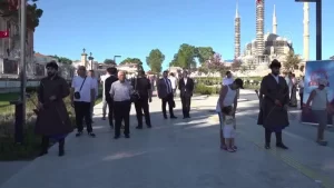 Edirne’deki Selimiye Meydanı’nda “15 Temmuz fotoğrafları” standı açıldı