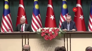 Erdoğan: “Turkovac’ın Malezya’da Kullanımına Sunulması Dahil ve Aşı Geliştirme Üzere Hususlarda Müşterek Çalışmalar Yürütmeyi Planlıyoruz”