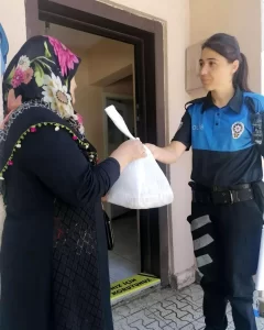 Erzincan Emniyetinden gereksinim sahibi ailelere kurban eti dağıtımı yapıldı