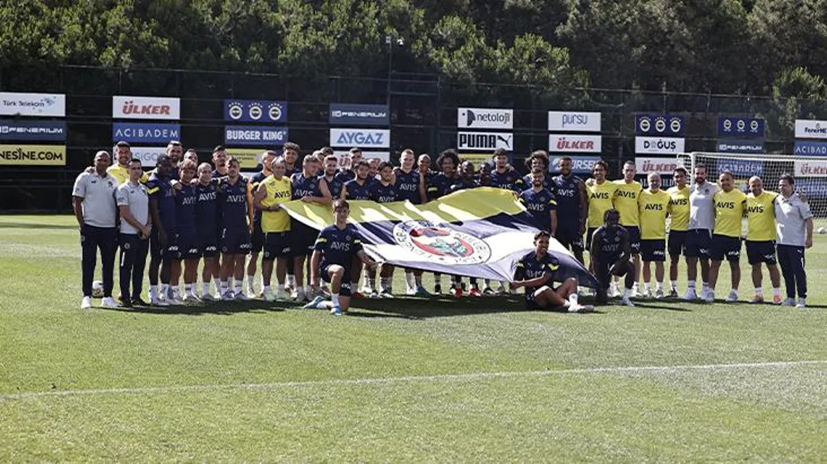 Fenerbahçe, yeni dönem formalarını