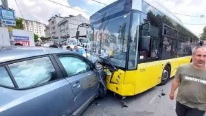 Küçükçekmece’de kaza yaptıkları aracı bırakıp kaçtılar