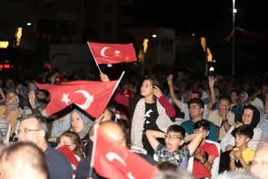 Manisa’da 15 Temmuz Demokrasi yürüyüşü