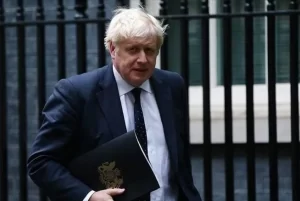 Son Dakika! İngiltere’de 50’ye yakın hükümet görevlisinin istifası sonrası Başbakan Boris Johnson da vazifesini bıraktı