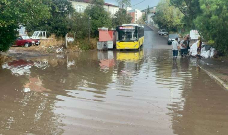 Maltepe’de cadde ve alt geçit göle döndü!