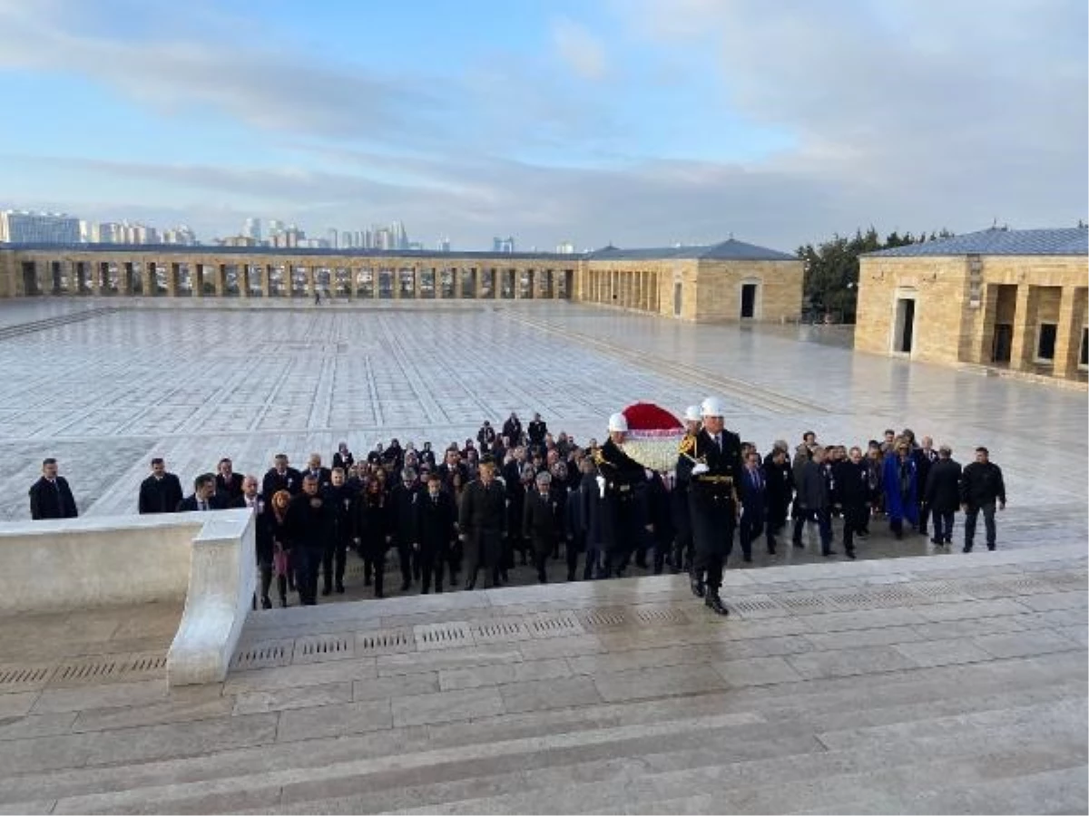 Bakan Tekin ve öğretmenlerden Anıtkabir’e ziyaret