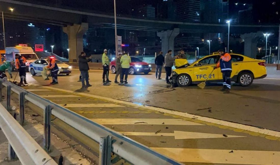 Kadıköy'de bir taksinin direksiyon