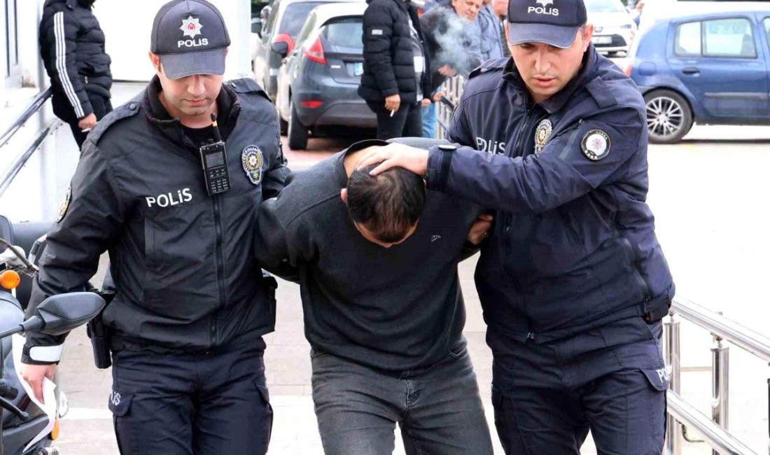 Adana'da bir polis memuru,