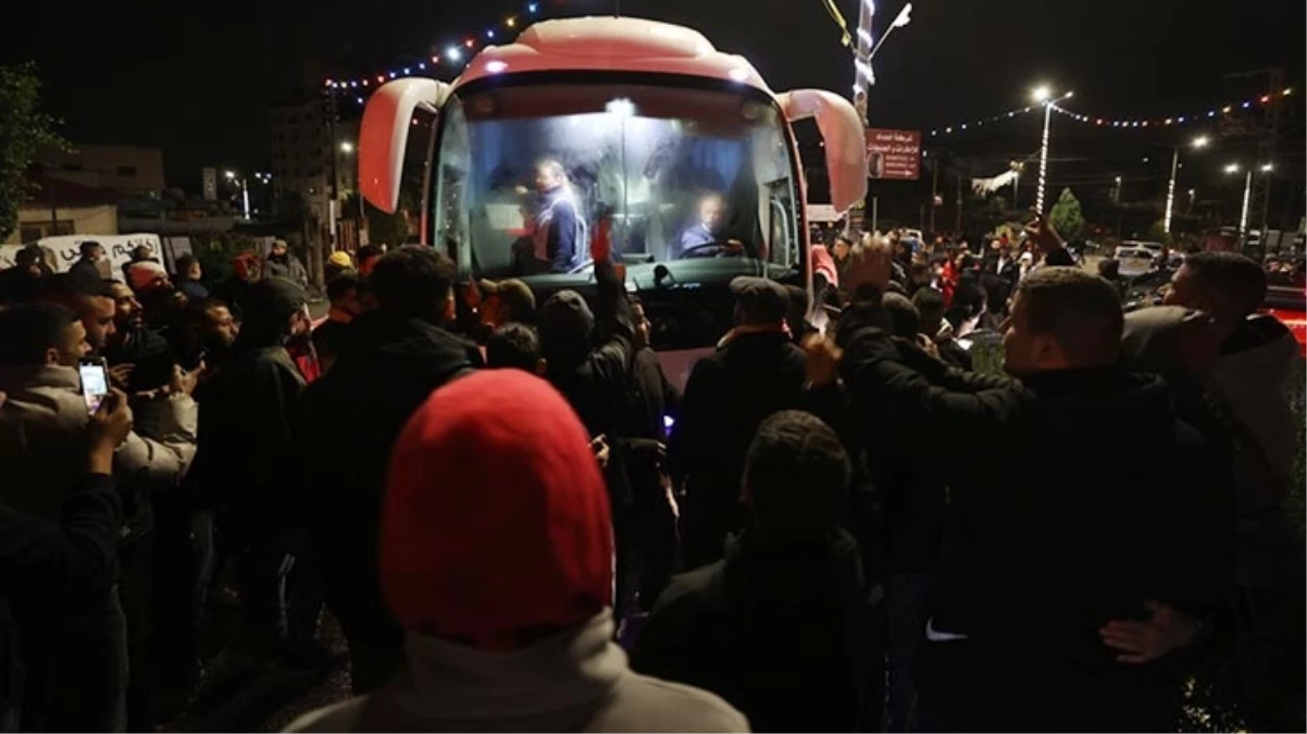 Ateşkes 2 gün daha uzatıldı! İsrail’in gün yüzü göstermediği 33 Filistinli daha hür kaldı