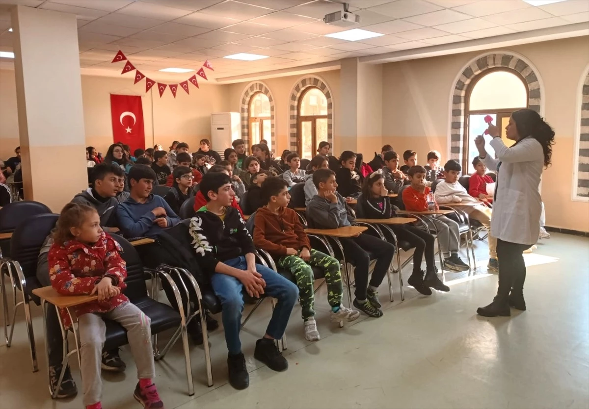 Diyarbakır Büyükşehir Belediyesi Bilgievlerinde Ağız ve Diş Sıhhati Semineri Düzenlendi