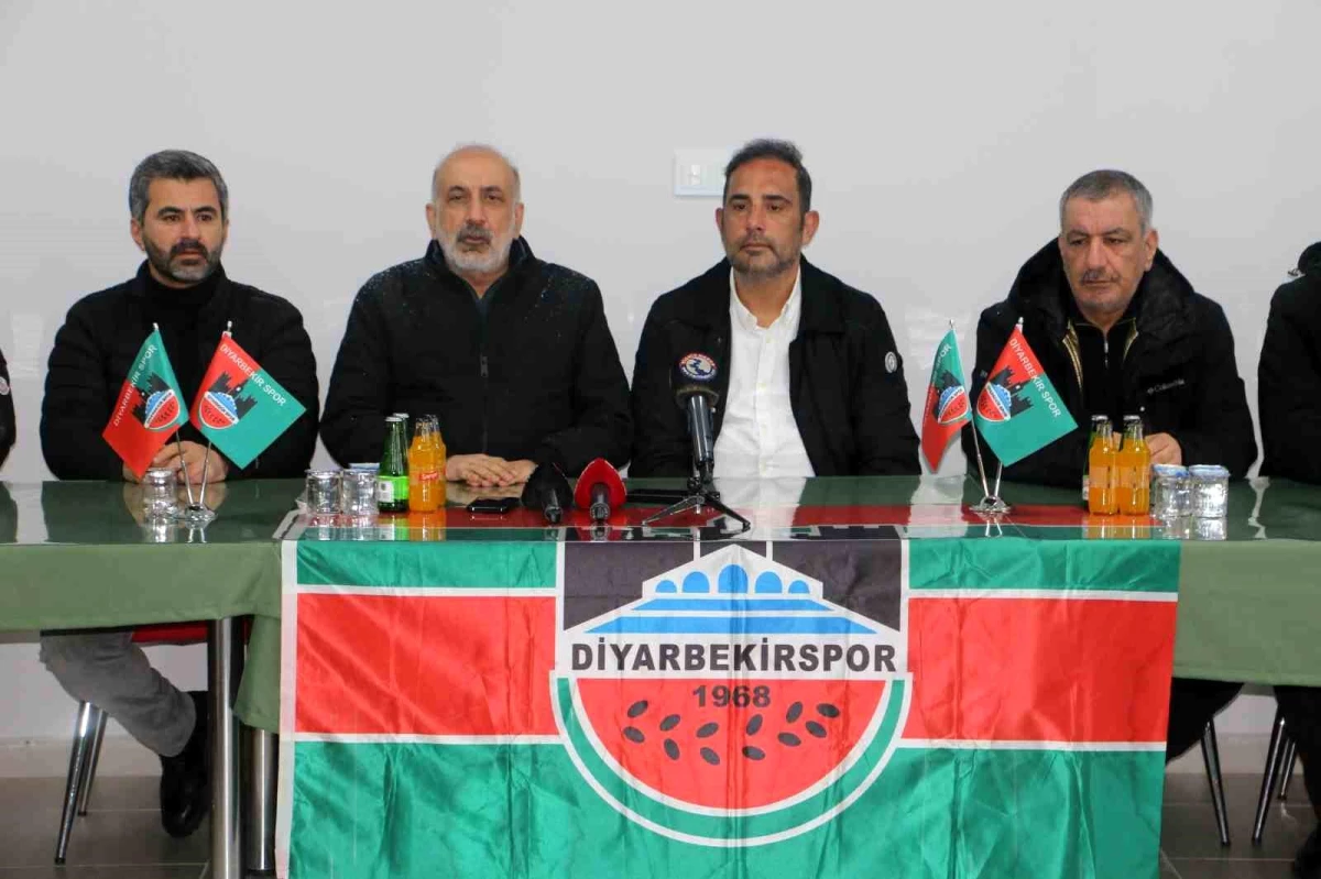 Diyarbakır’daki STK’lar ve Spor Taban Birlikleri Diyarbekirspor’a Takviye Verdi