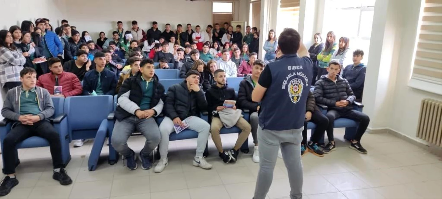 Hatay’da öğrencilere ‘Siber Hatalar ve Bilişim’ hususlarında seminer verildi