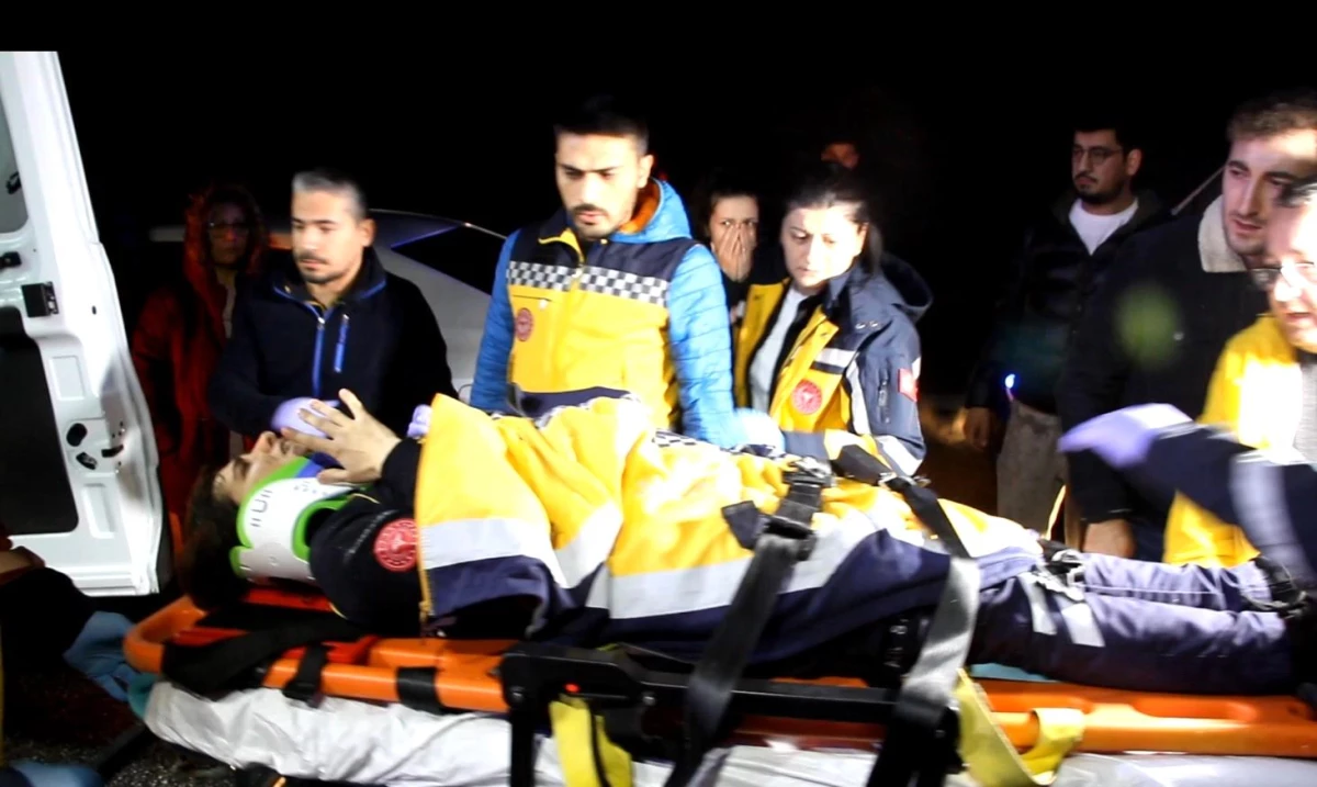 Manisa’da Ambulans ve Kamyonun Karıştığı Kaza: 4 Sıhhat Çalışanı Yaralandı