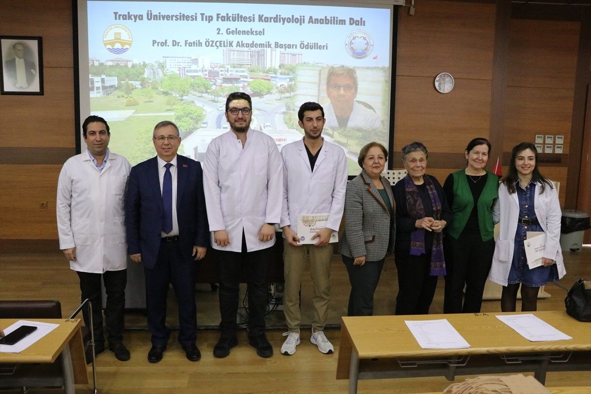 Trakya Üniversitesi Tıp Fakültesi Kardiyoloji Anabilim Kısmı Prof. Dr. Fatih Özçelik Akademik Muvaffakiyet Mükafatları Sahiplerini Buldu