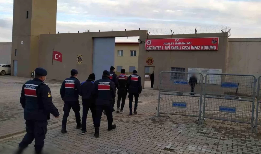 Gaziantep'te kaçak göçmen organizatörlerine