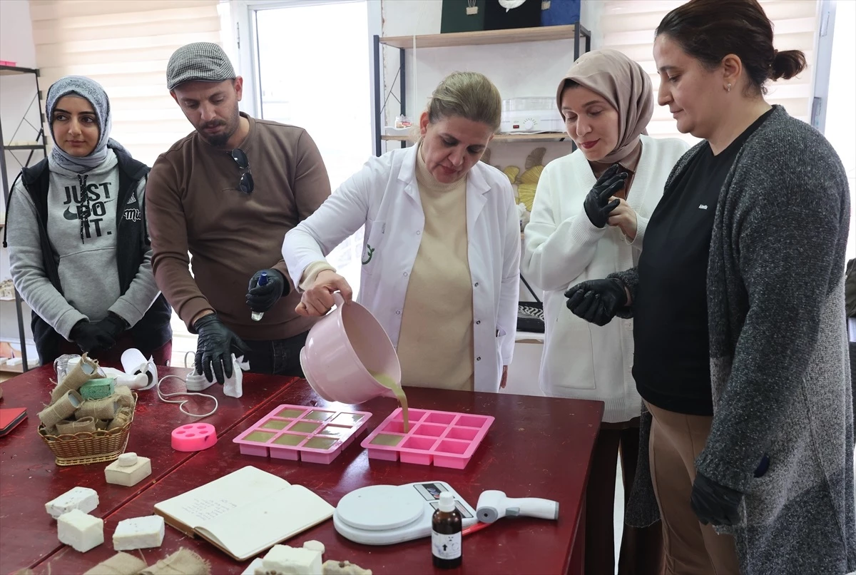 Diyarbakır’da Öğretmenlere Gerilim Atölyesi: Sabun Üretimi