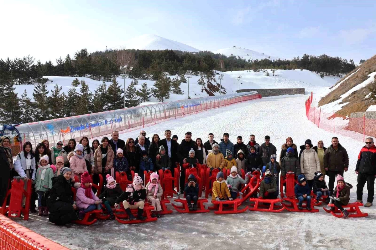 Erzurum’da korunma ve bakım altındaki çocuklar kızak keyfi yaptı