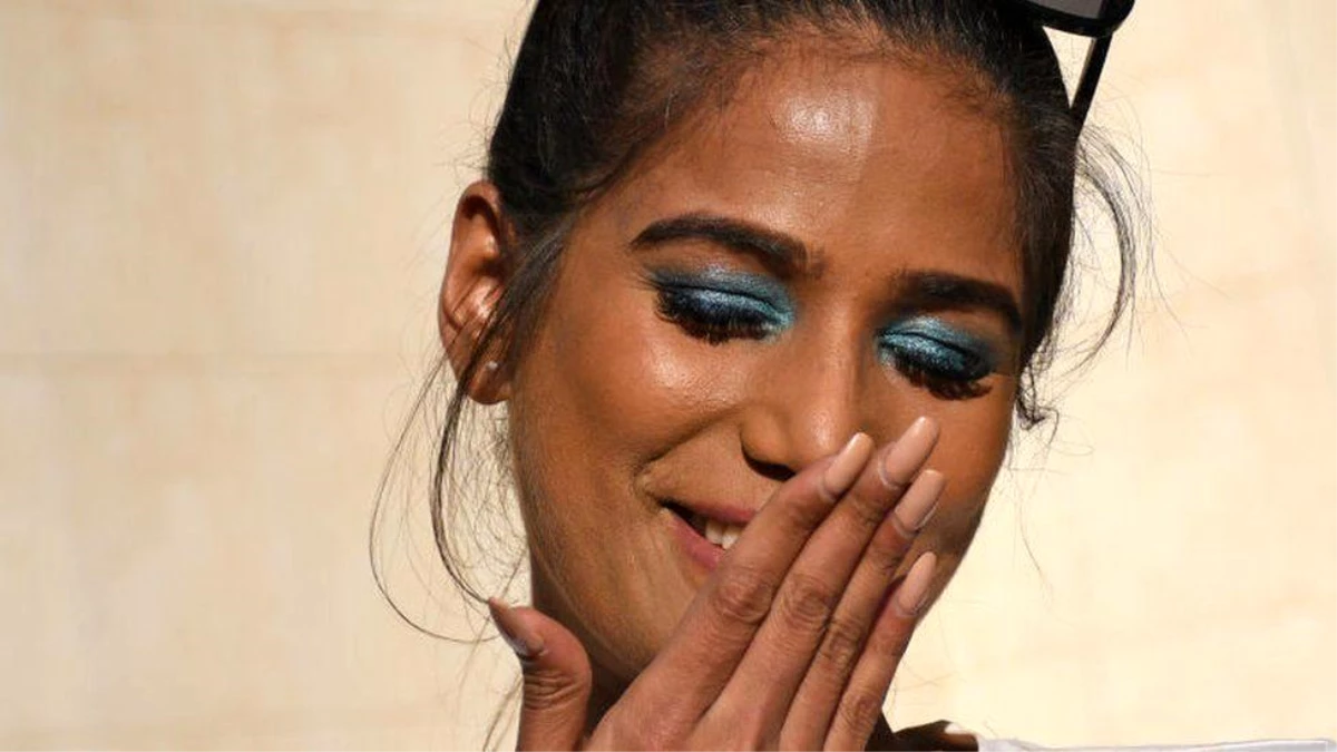 Hint Oyuncu Poonam Pandey’in Rahim Ağzı Kanseri Kampanyası Tartışma Yarattı