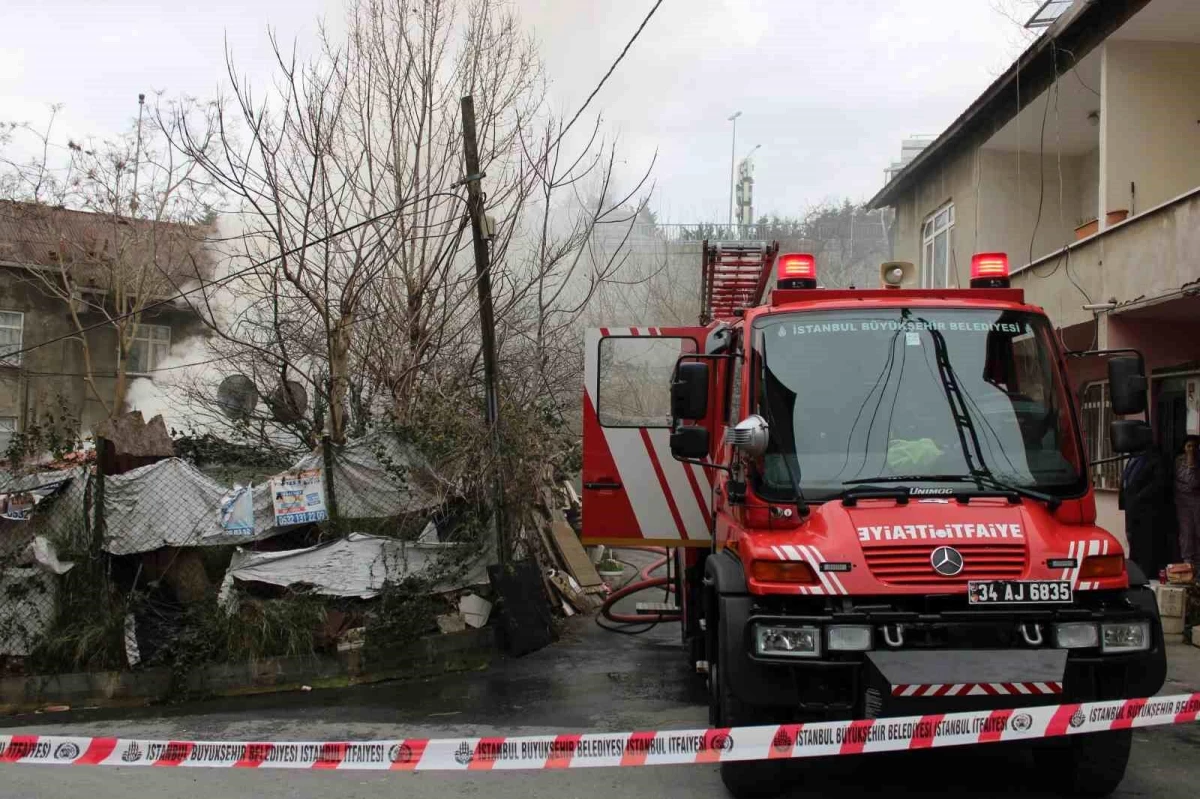 İstanbul Sarıyer’de yaşlı çiftin meskeni alevlere teslim oldu