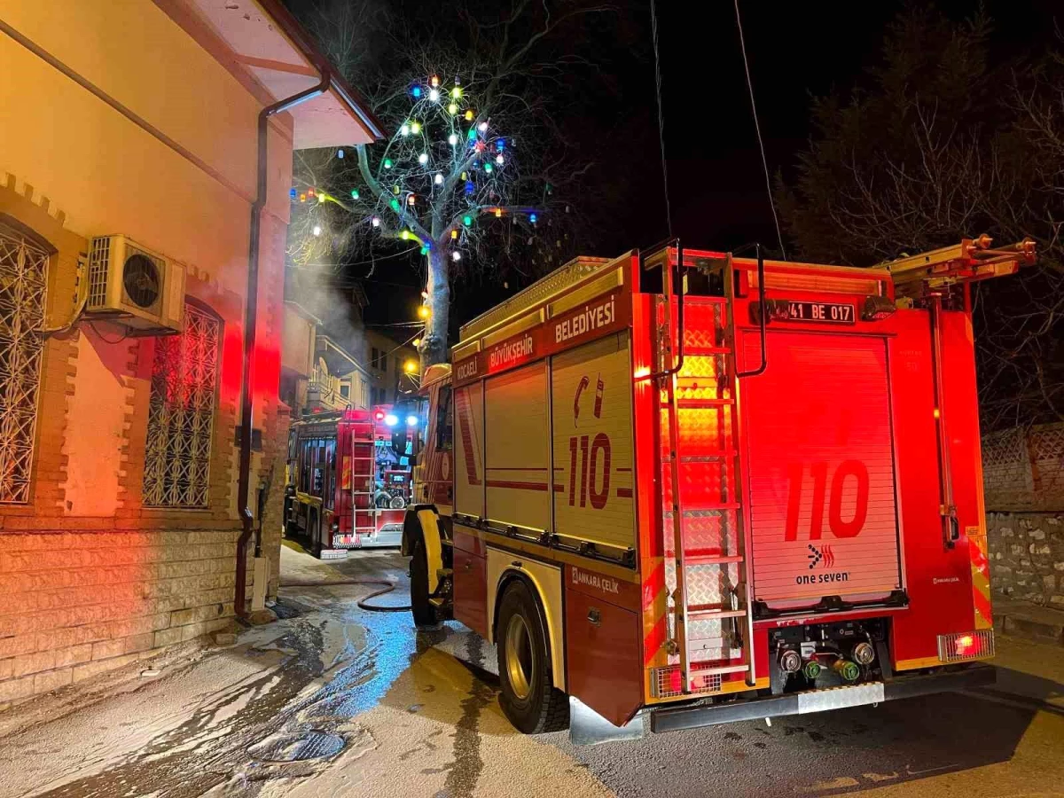 Kocaeli’de bir mescitte çıkan yangın söndürüldü