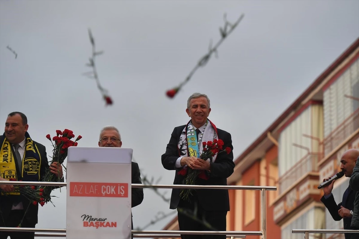 Mansur Yavaş, Elmadağ Seçim Uyum Merkezi’nin açılışına katıldı