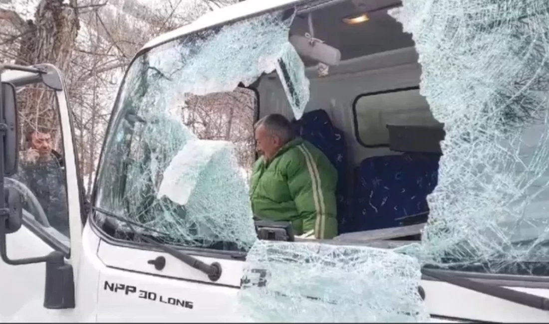 Tunceli'nin Ovacık ilçesinde dağdan