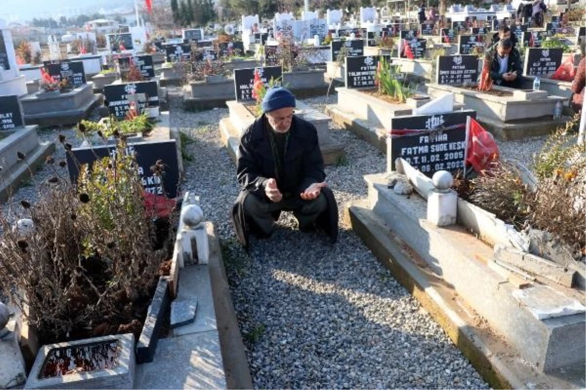 Zelzelede eşi ve kızını kaybeden baba: ‘Eşim ve kızım sarılarak can verdi’