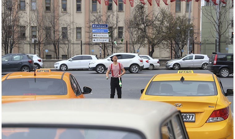 Ankara trafiğinde kırmızı ışıkta