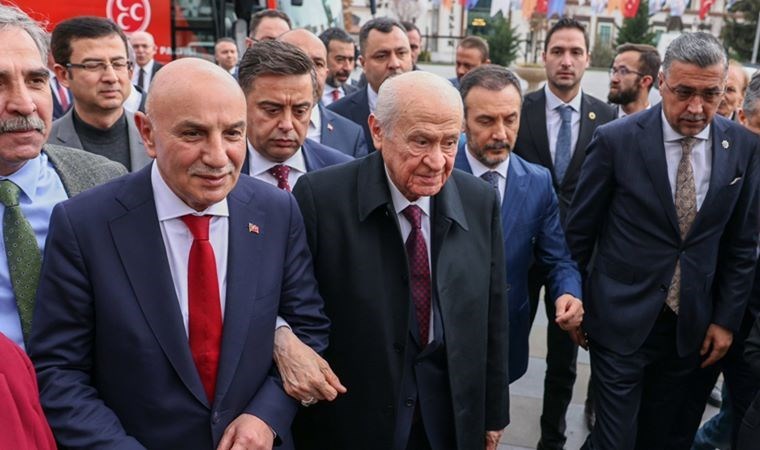 Devlet Bahçeli, Cumhur’un adayı Altınok’la kol kola cins attı