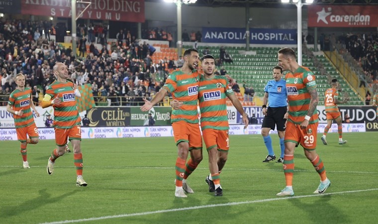 Galibiyet serisi son buldu: Alanyaspor, Trabzonspor’u 3 golle geçti! Alanyaspor 3-1 Trabzonspor