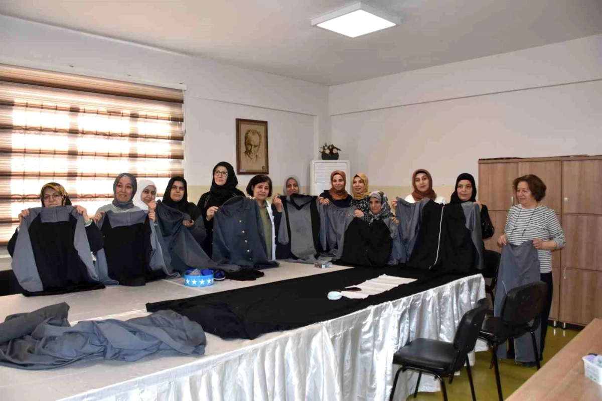 Gaziantep’te Bayanlar Kendi Diktikleri Eşofmanları Giyip Koşarak 8 Mart’ı Kutladı