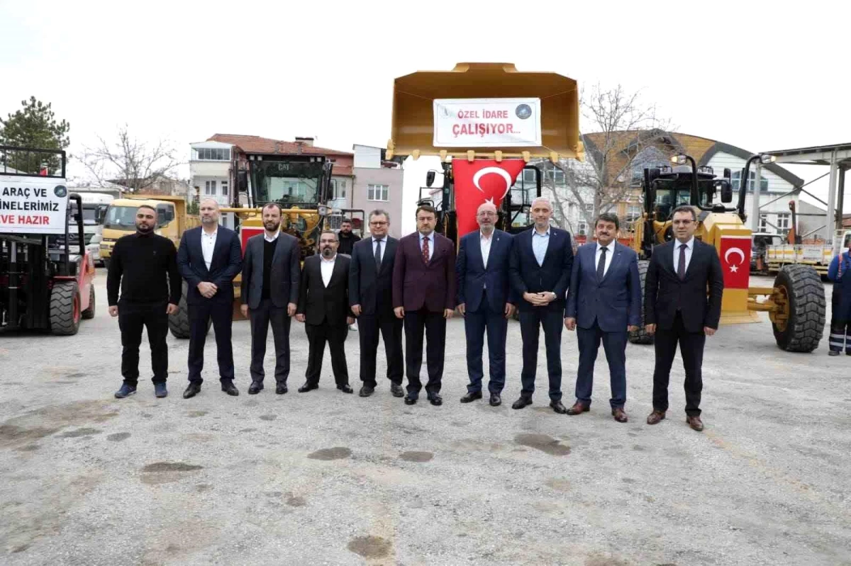 Kütahya Vilayet Özel Yönetimi, Altyapı Hizmetlerini Güzelleştirmek İçin Yeni İş Makinelerini Parkına Dahil Etti