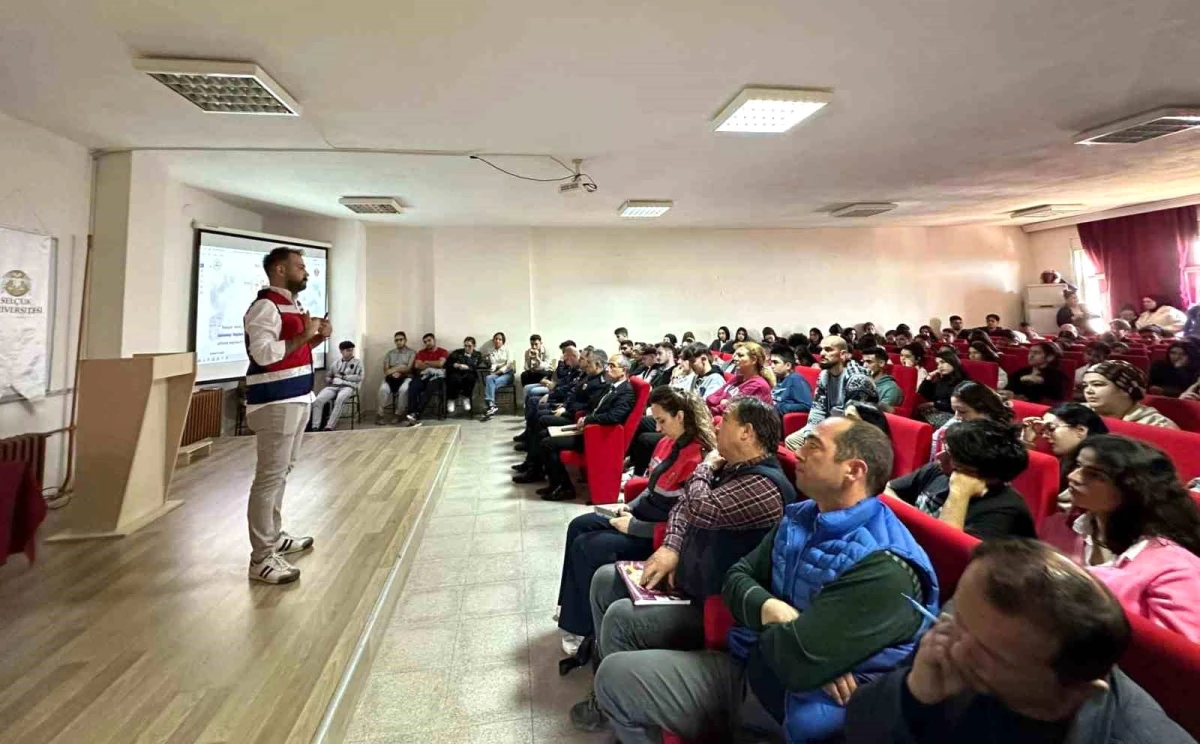 Mersin Vilayet Jandarma Komutanlığı Öğrencilere Siber Farkındalık Eğitimi Verdi