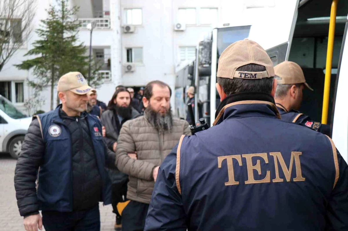 Sakarya’da DEAŞ Terör Örgütüne Yönelik Operasyon: 33 Kuşkulu Gözaltına Alındı