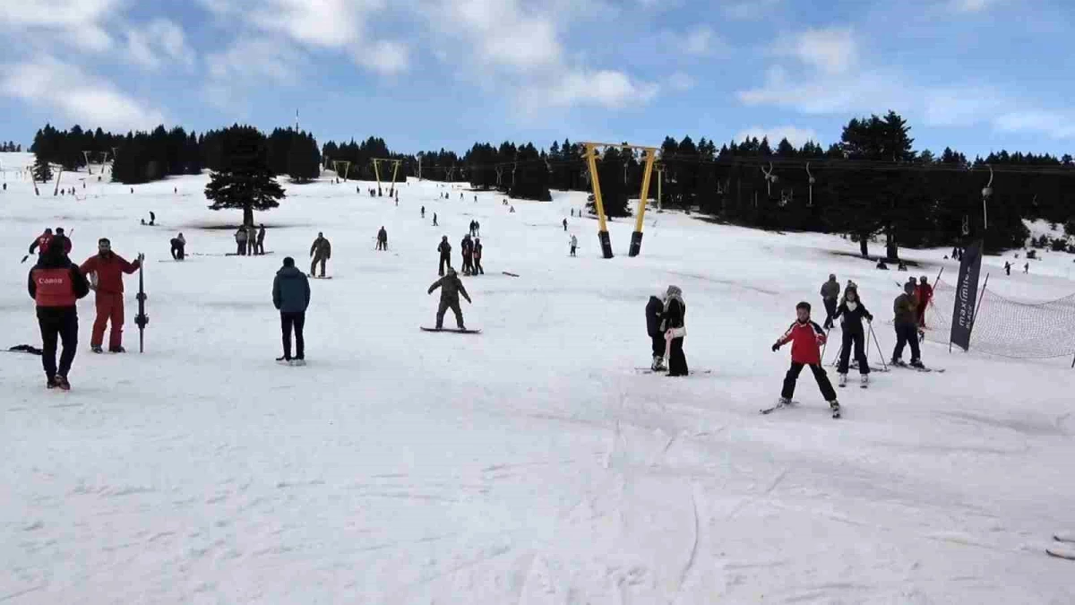 Uludağ’da kayak dönemi devam ediyor